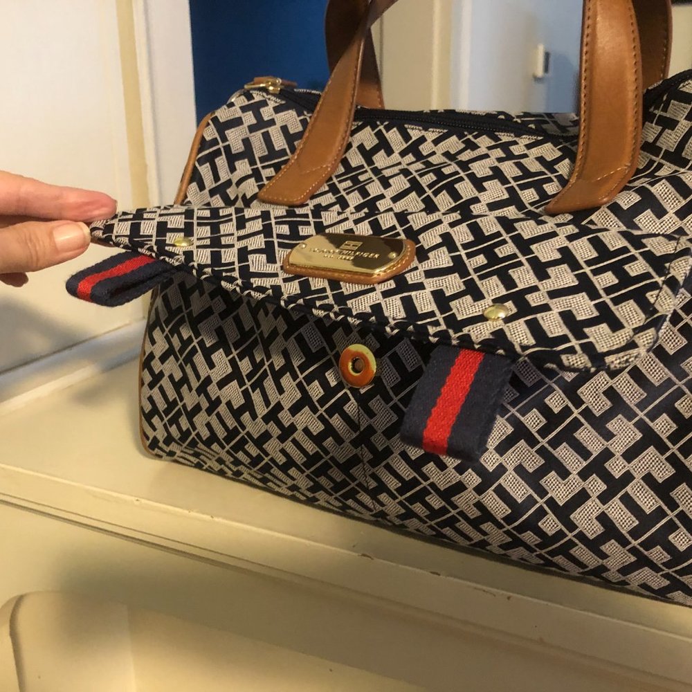 Tommy Hilfiger handbag (12"w x 8"h x ~5"d) - Picture 8 of 9